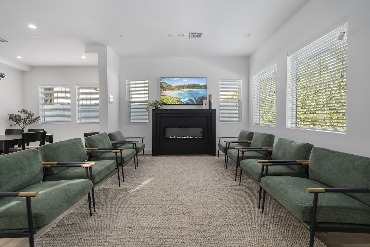 Refine Recovery | Drugs & Alcohol Rehab in Los Angeles - Photo 2